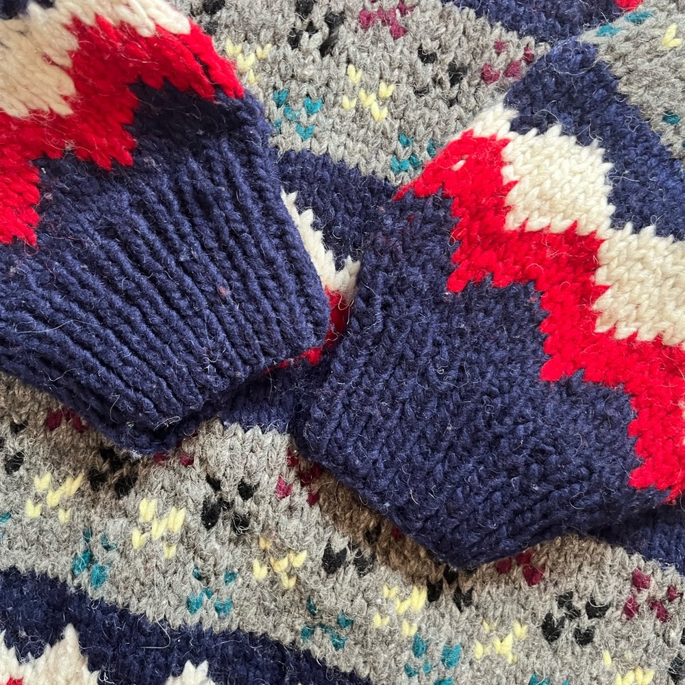 100% wool handmade in Ecuador sweater button closure - Picture 4 of 7